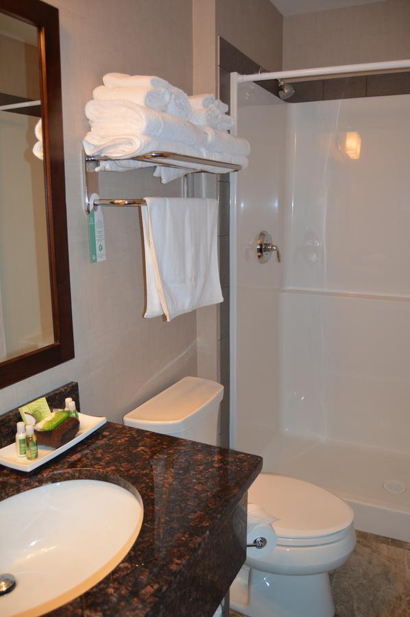 Cobble Creek Lodge Maple Creek Luaran gambar